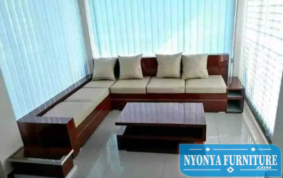 Featured image of post Meja Kursi Kayu Ruang Tamu Minimalis Produk istimewa ini kami buat dengan bahan dasar kayu jati yang berkualiatas dengan desain yang istimewa dengan tambahannya dudukan sofa dengan jok kulit berwarna putih ini