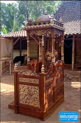 mimbar masjid bali