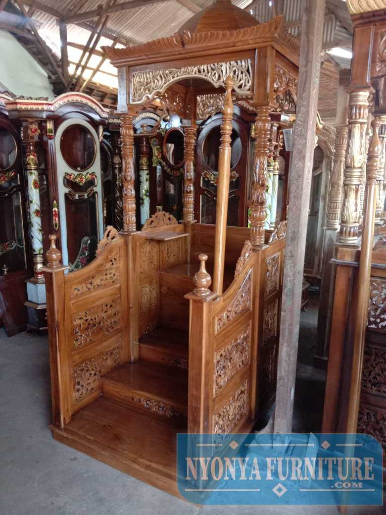 mimbar masjid pintu depan