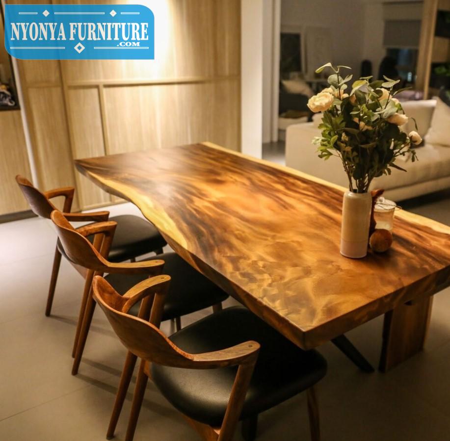Meja makan trembesi modern