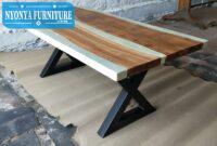 Meja resin kayu padat