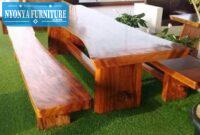 Meja trembesi meja restoran
