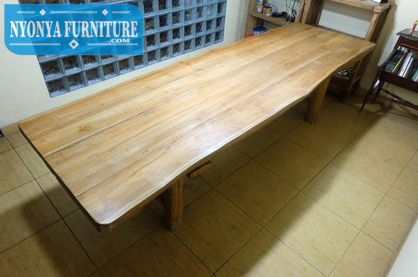 Meja trembesi utuh solid