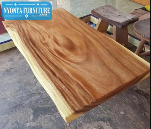 Suar natural kayu