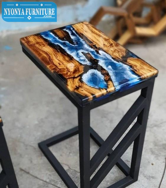 Suar resin melayang