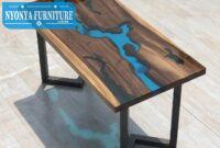 Meja biru kecil Meja biru kecil