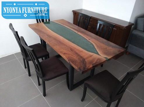 Meja resin gresn ligt