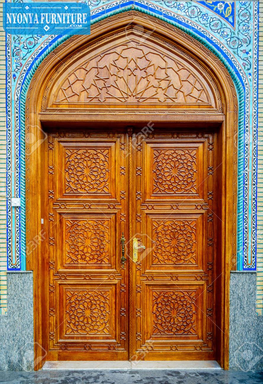 pintu masjid lengkung di dubai